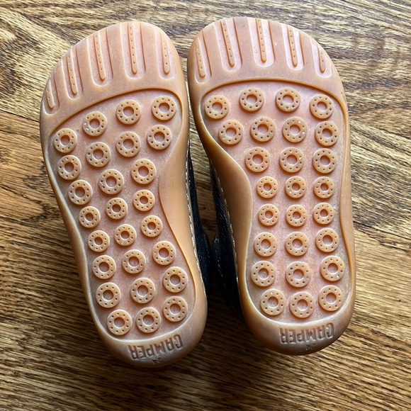 Camper kids peu cami sneakers shoes, worn once, size EU24 shiny grey leather - Picture 3 of 5